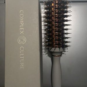 Complex Culture round brush